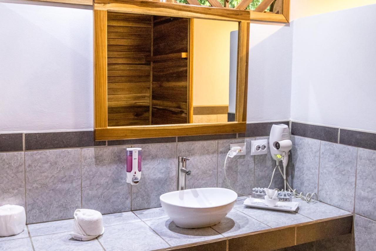 Relax Natural Village Adults Only Puerto Viejo de Talamanca ภายนอก รูปภาพ